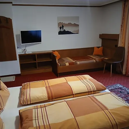 Gaestehaus Tramnitz Guest house *