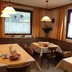 Gaestehaus Tramnitz Πανσιόν 3*